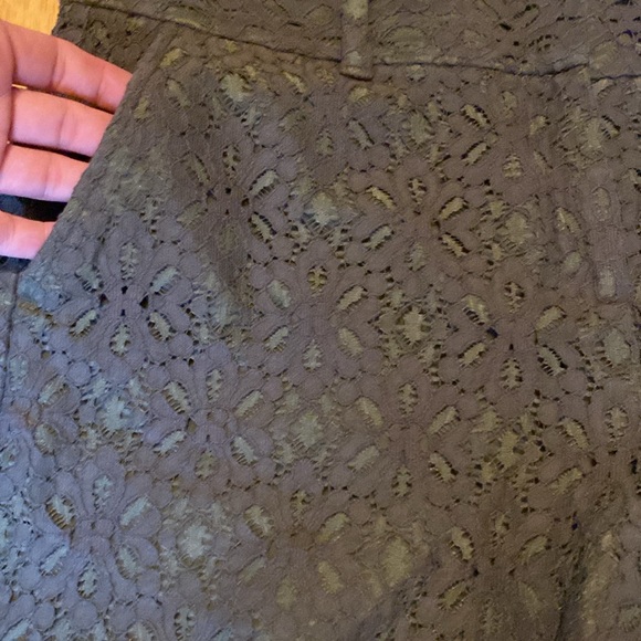 Loft Green lace shorts size 8 - Picture 3 of 6